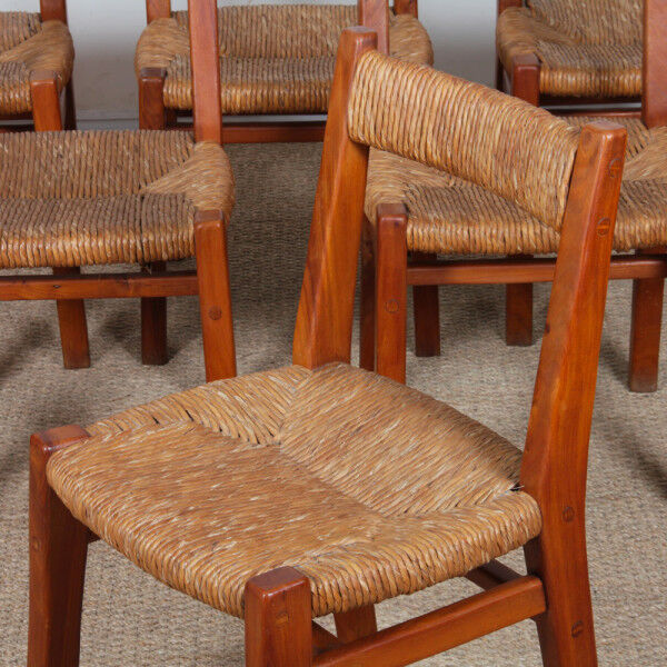 Suite de 6 chaises paillées en orme massif, travail français, 1950