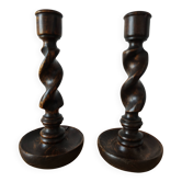 Paire de bougeoirs en bois torsadé ( Barley twist)