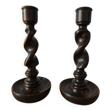 Paire de bougeoirs en bois torsadé ( Barley twist)