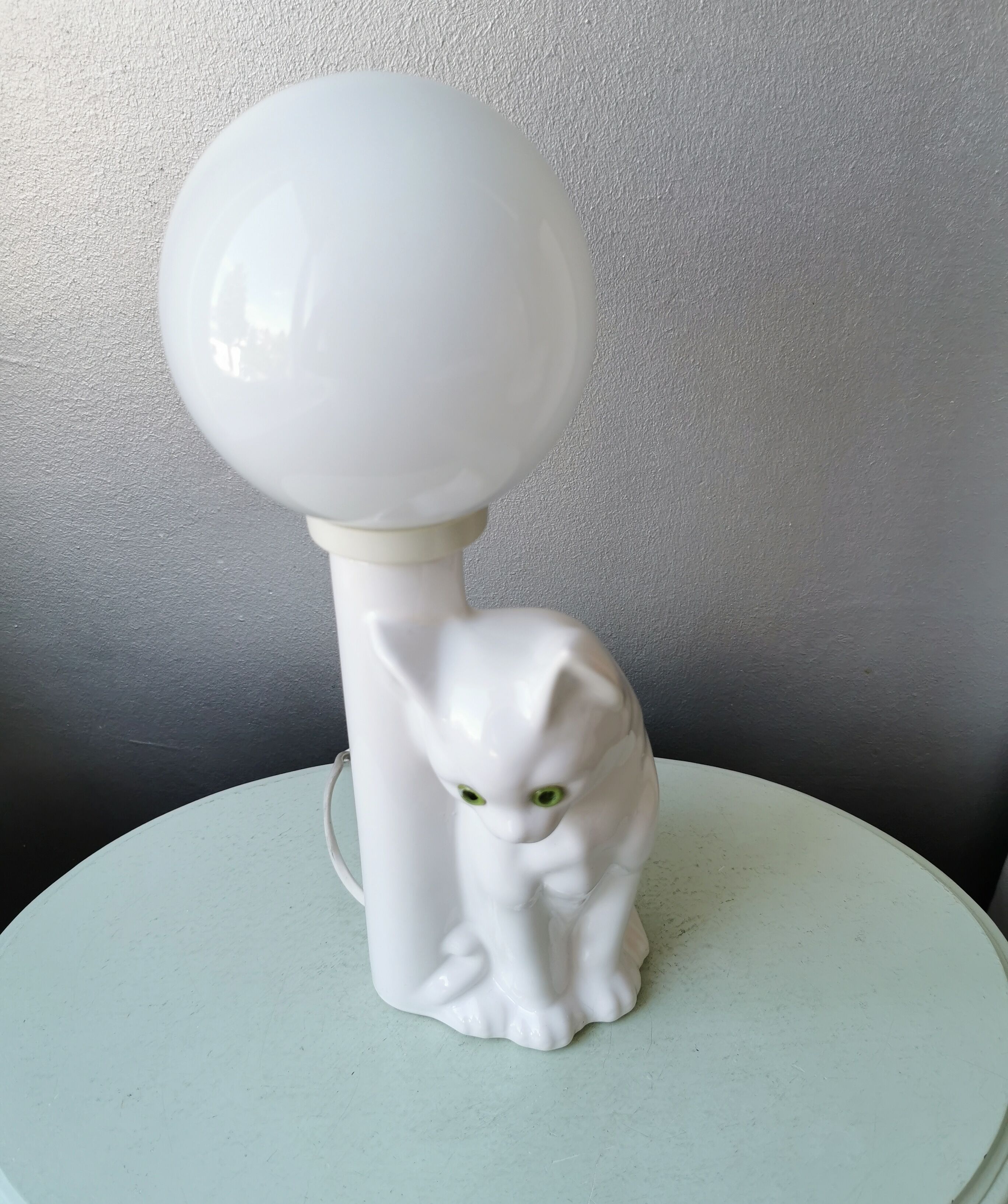 Vintage ceramic cat lamp from the eighties
