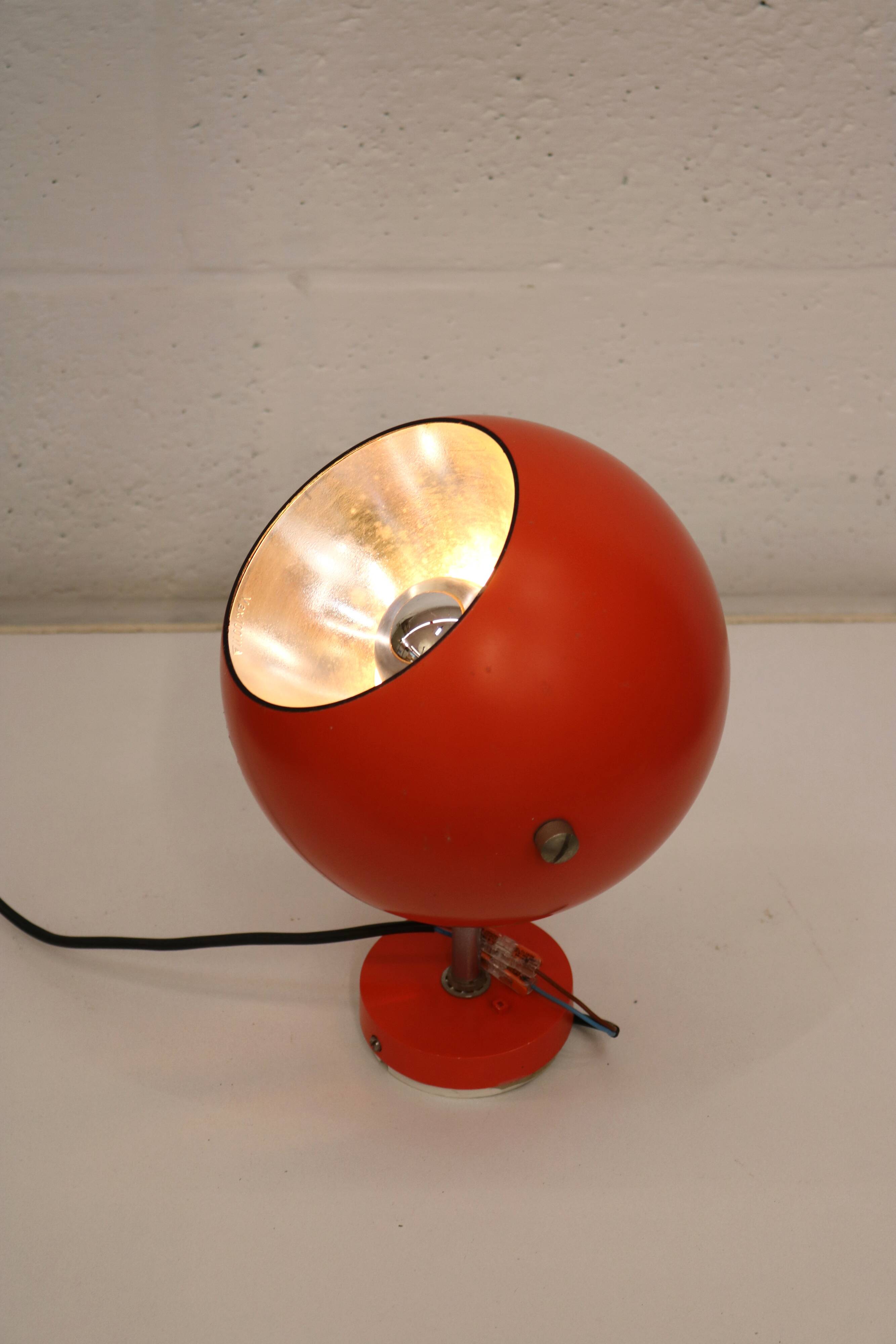 Vintage orange eyeball space age wall Lamp– Louis Poulsen, Denmark 70's