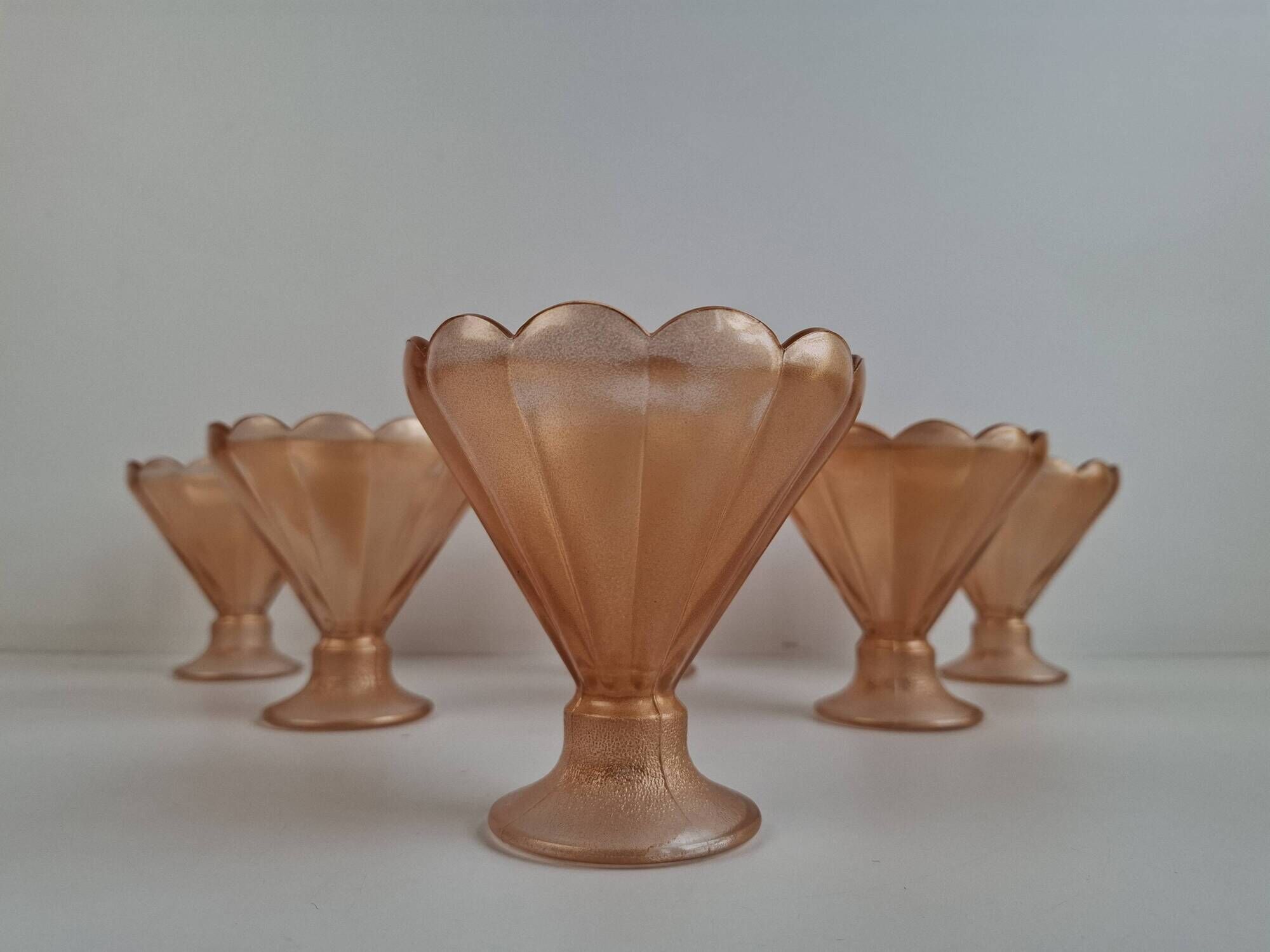 Set of 6 Art Deco Pink Rosaline Glass Dessert Bowls, Czechoslovakia, 1930s