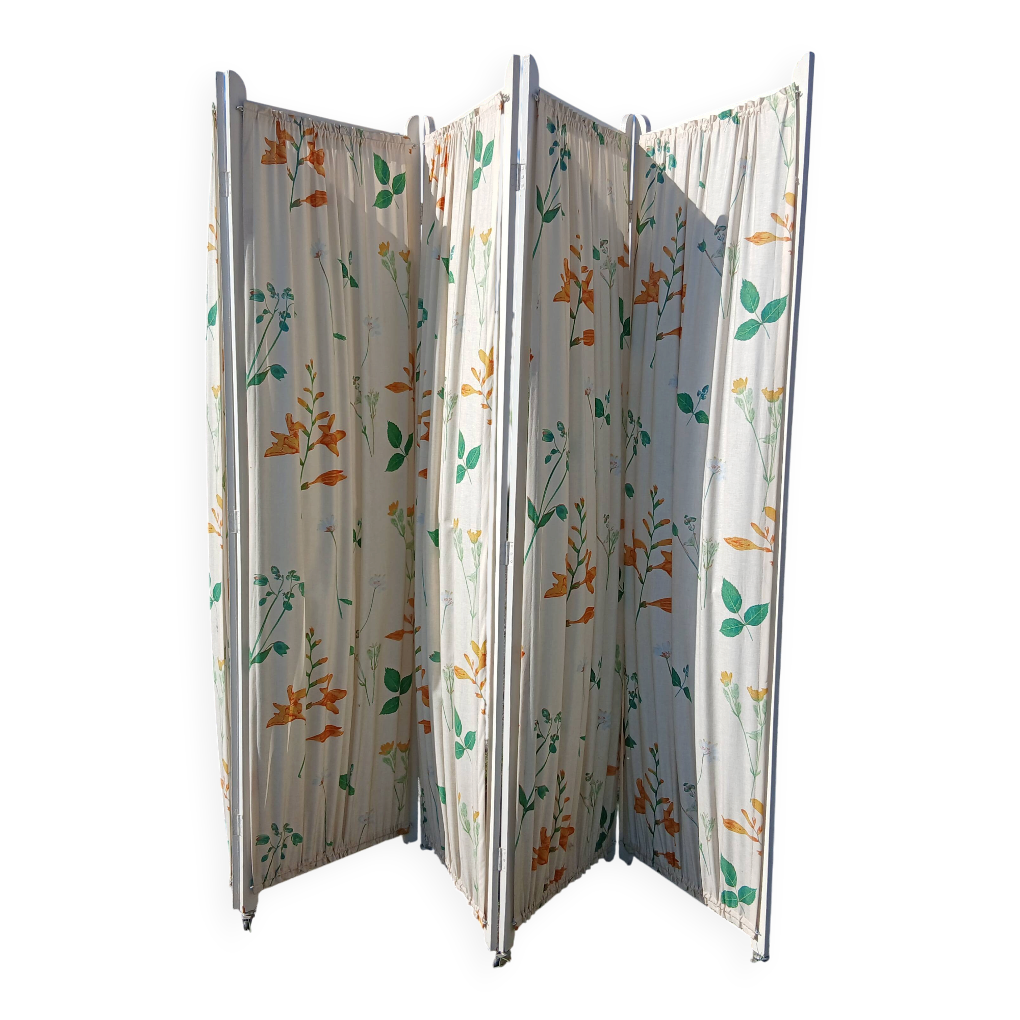 Antique screen