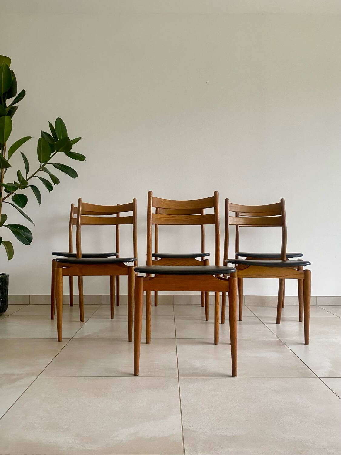 Set of 6 vintage Scandinavian chairs