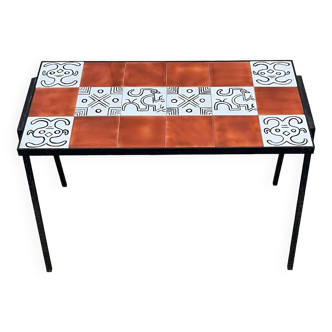 Wrought iron side table and tiled top, work from the 70s