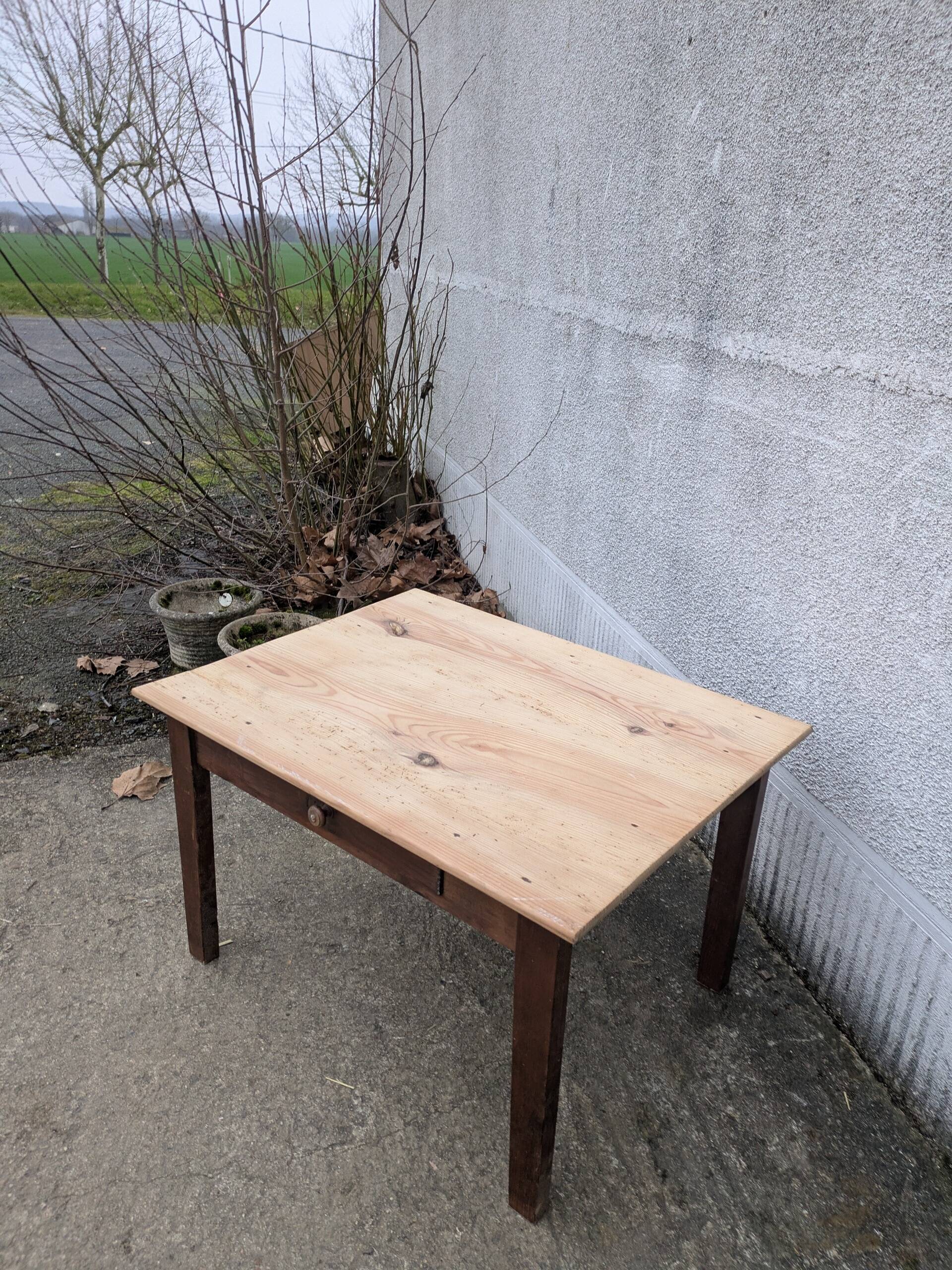 Low farmhouse table