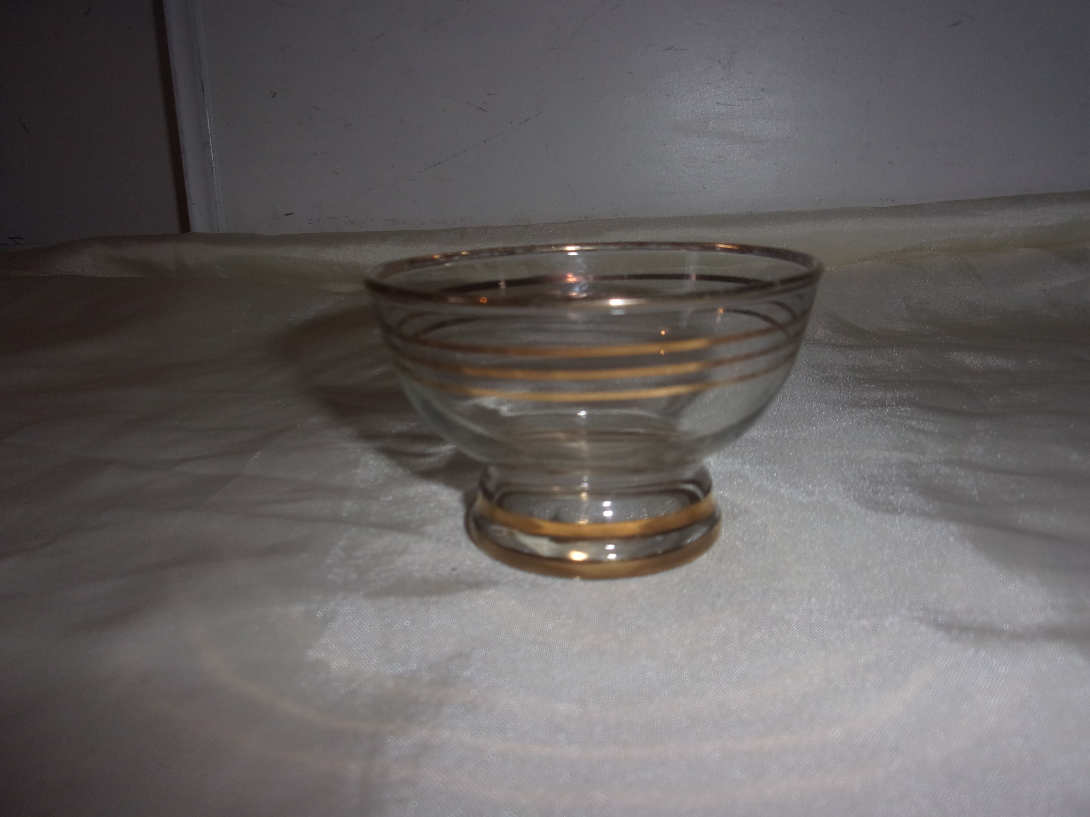 10 champagne glasses year 50s