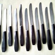 Box of 12 vintage table knives in stainless steel and brown bakelite