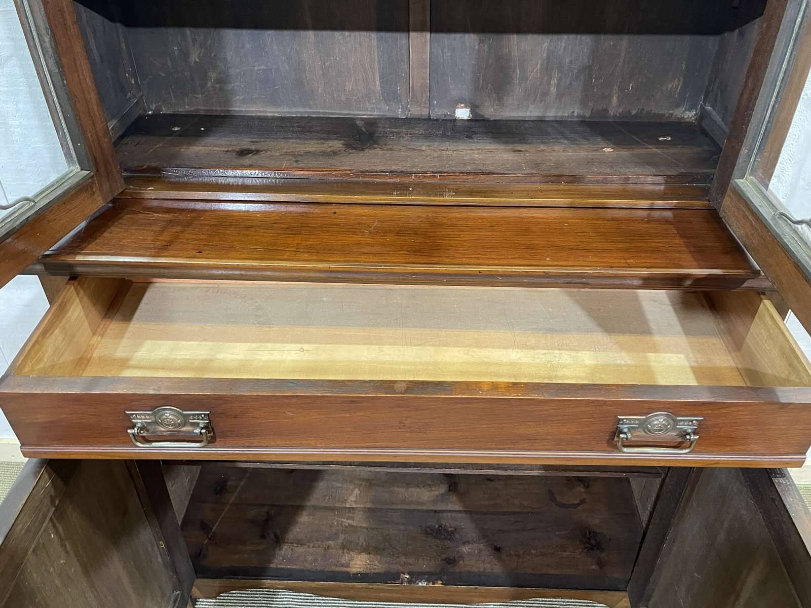 Early 20th century English two-section mahogany bookcase