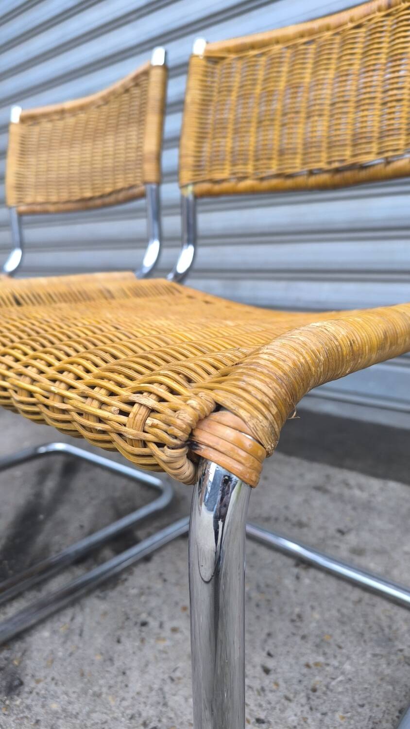 Pair of cantilever and rattan chairs from the 70s
