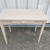 Farm table