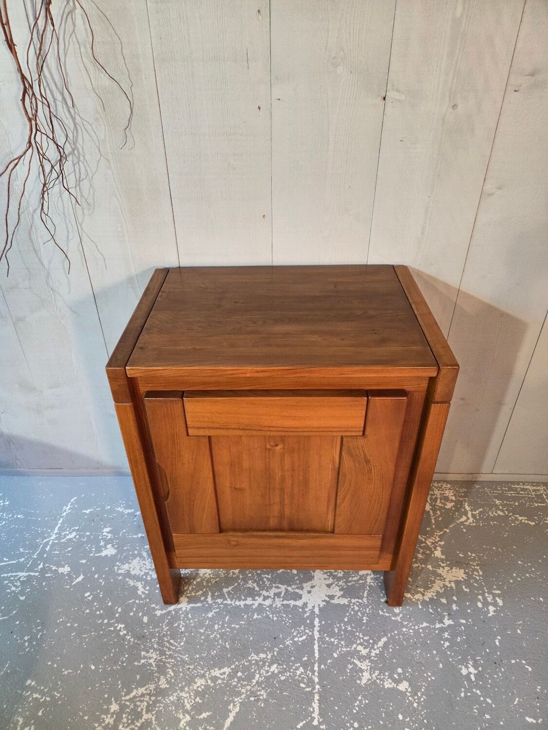 Elm buffet