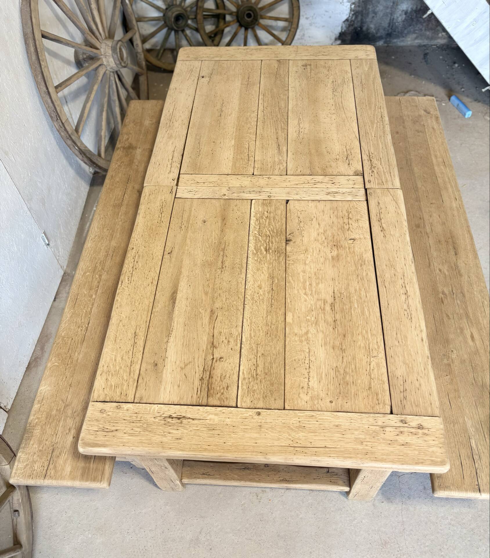 Farm table