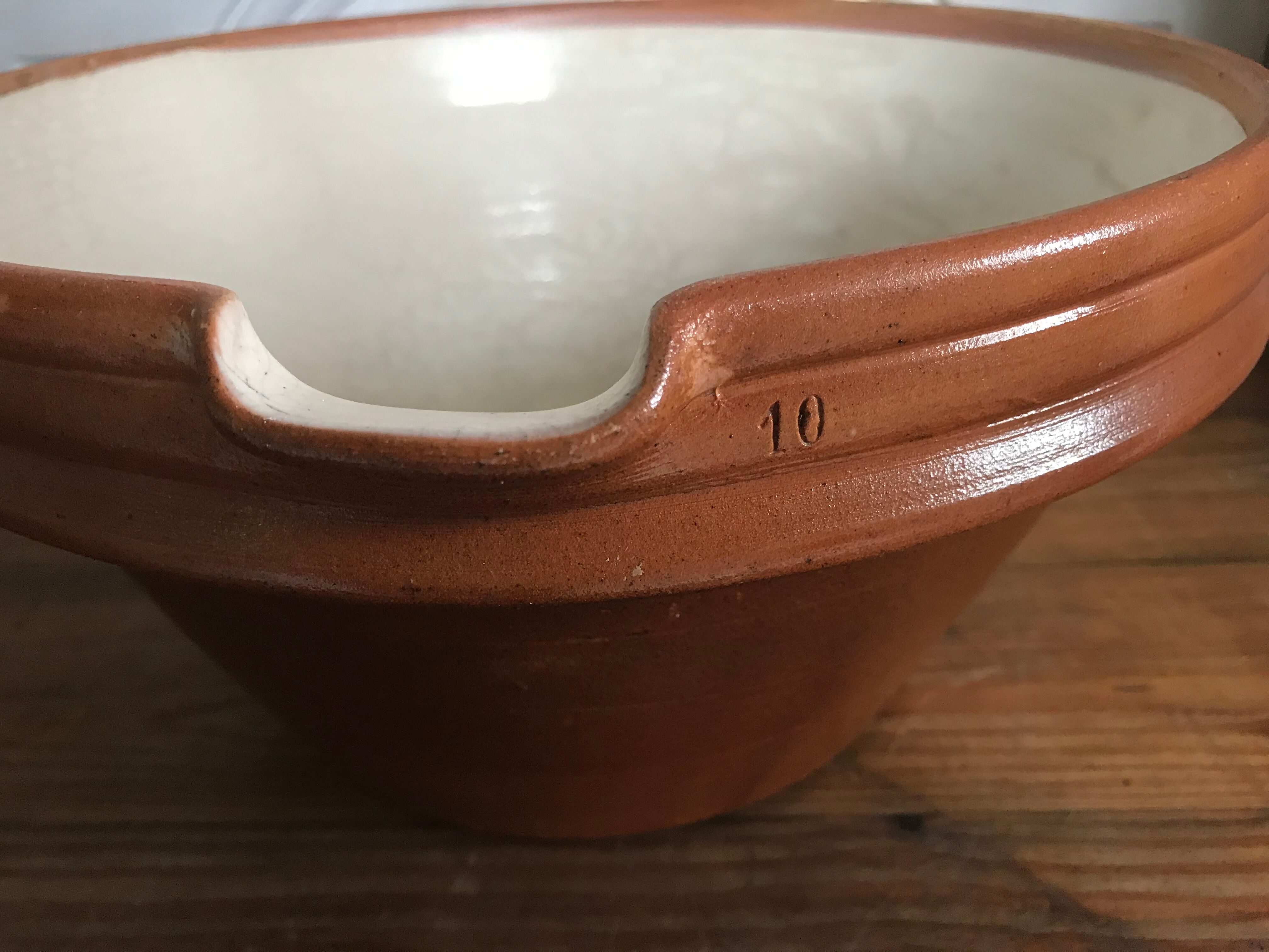 Plat en terre cuite émaillée 10l