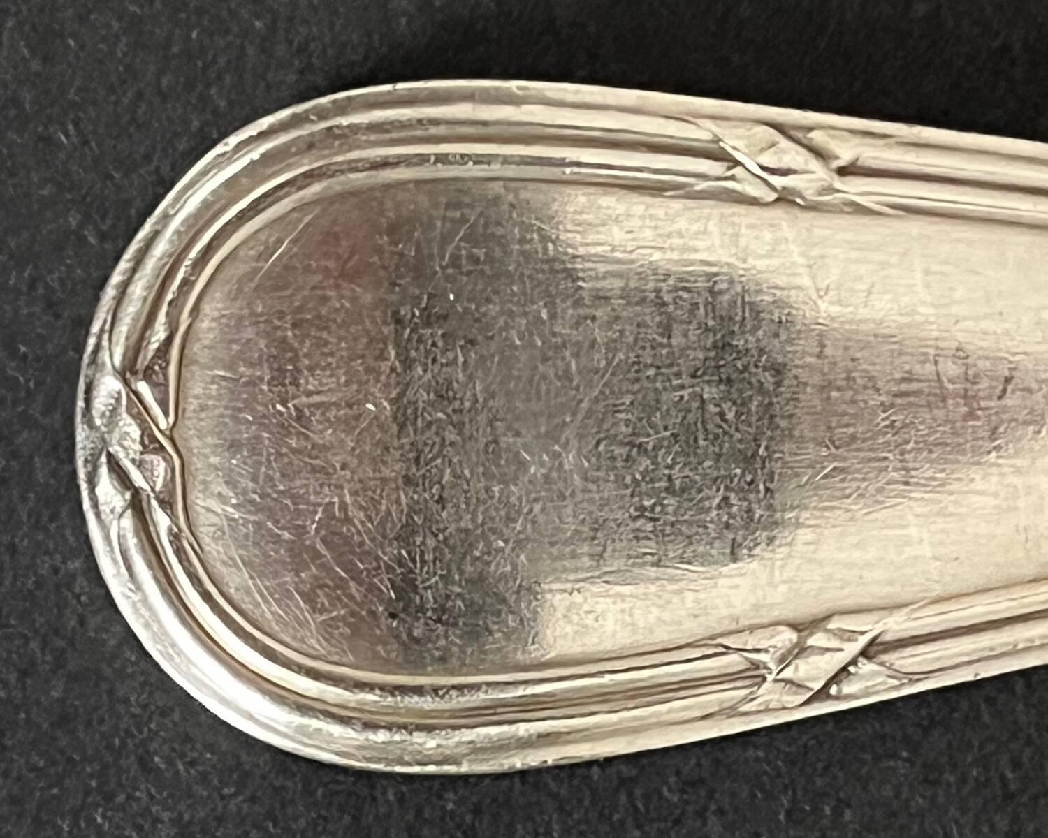 12 Apollo silver-plated cutlery pieces