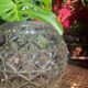 Vase boule en verre ciselé