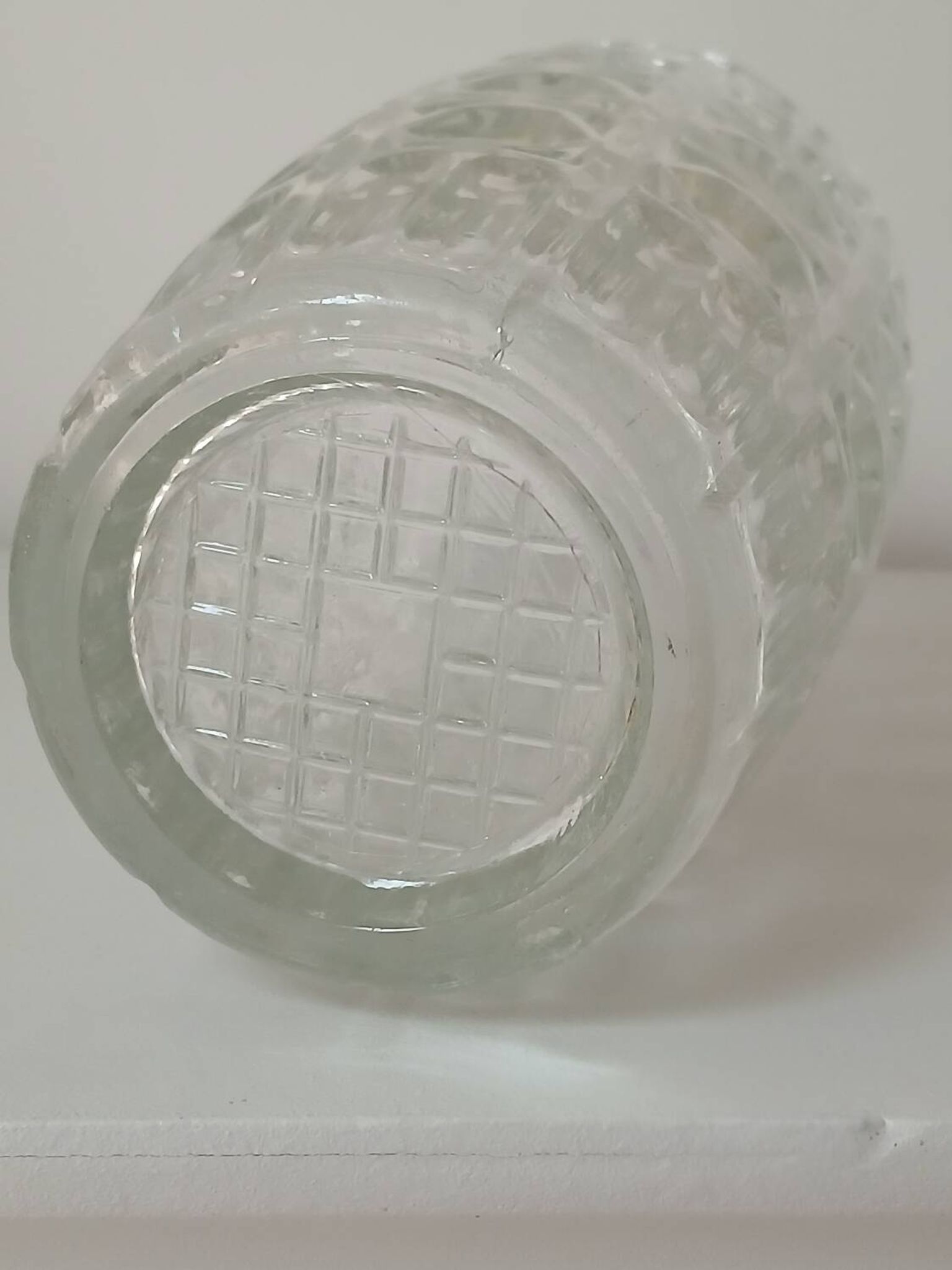 Vase en verre, motif "octogones"