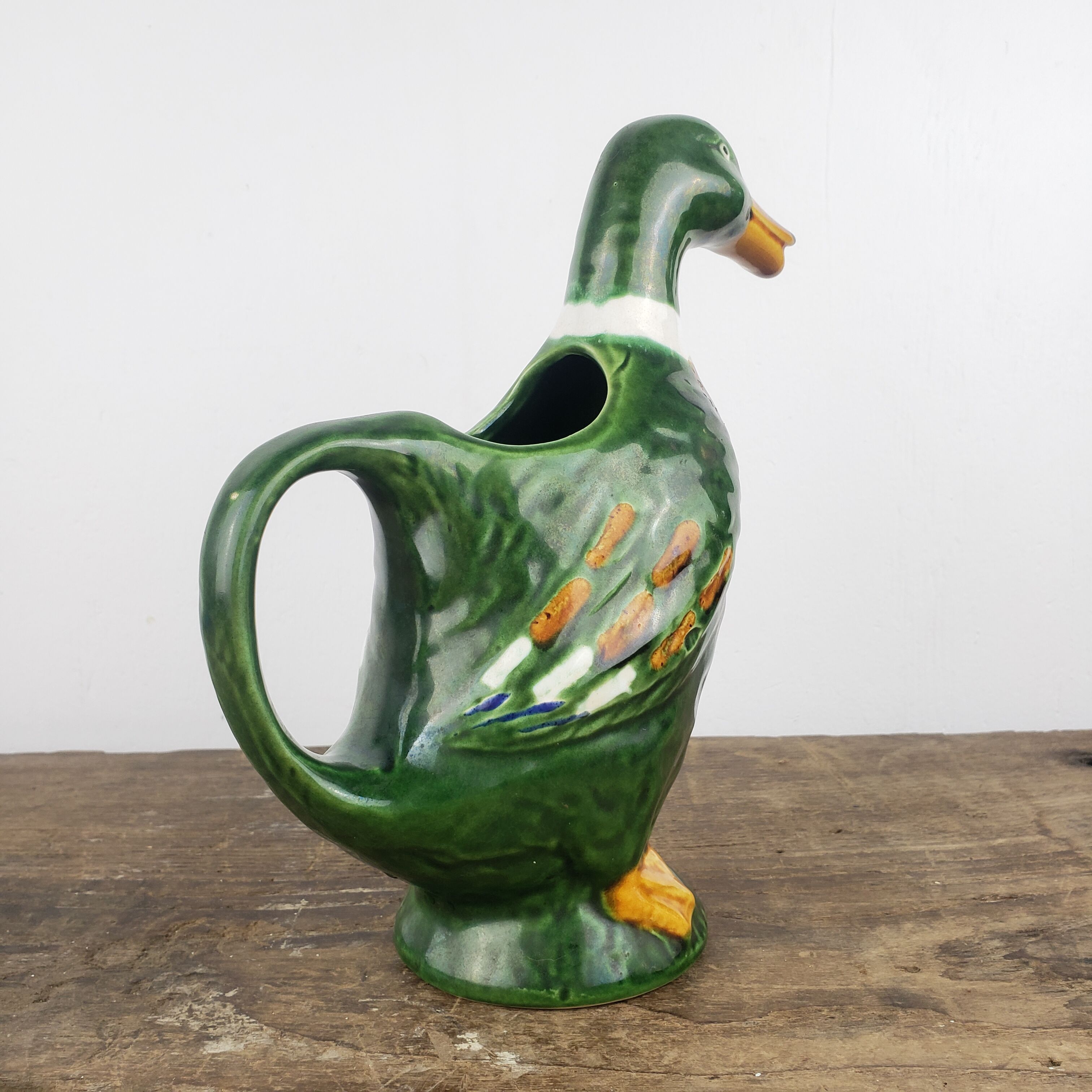 Decanter in the shape of a duck