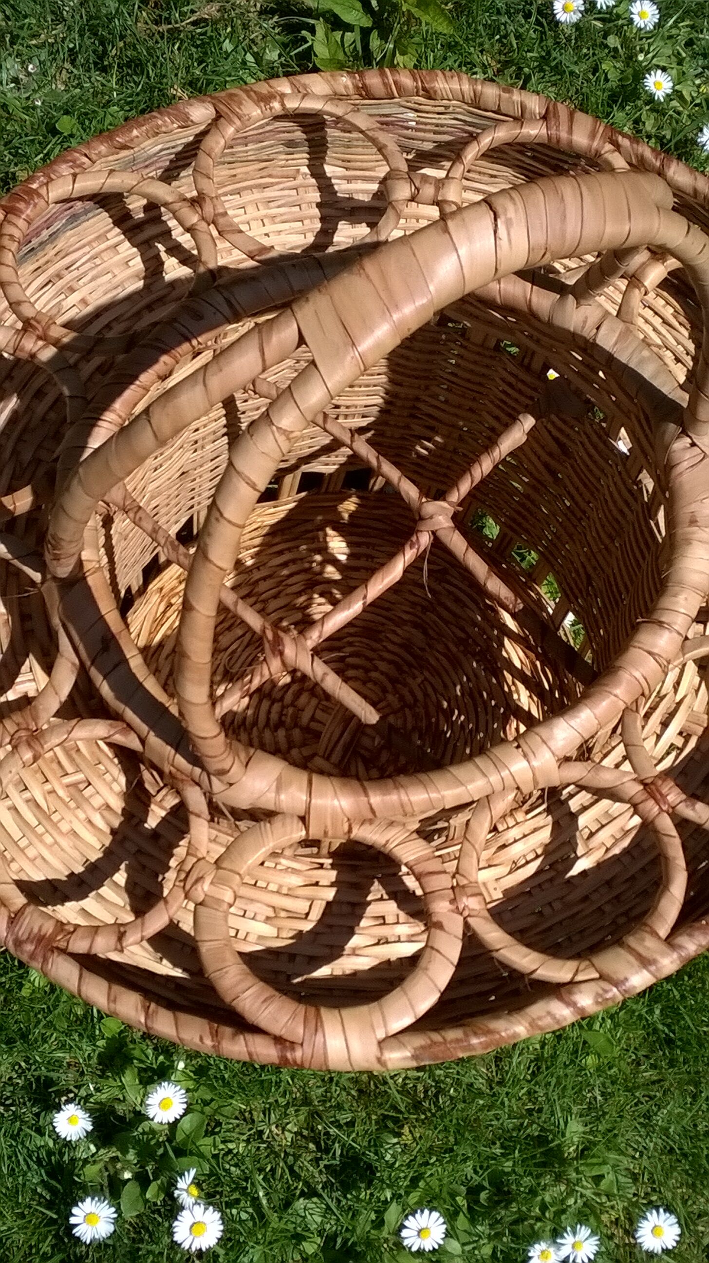 Rattan bottle holder