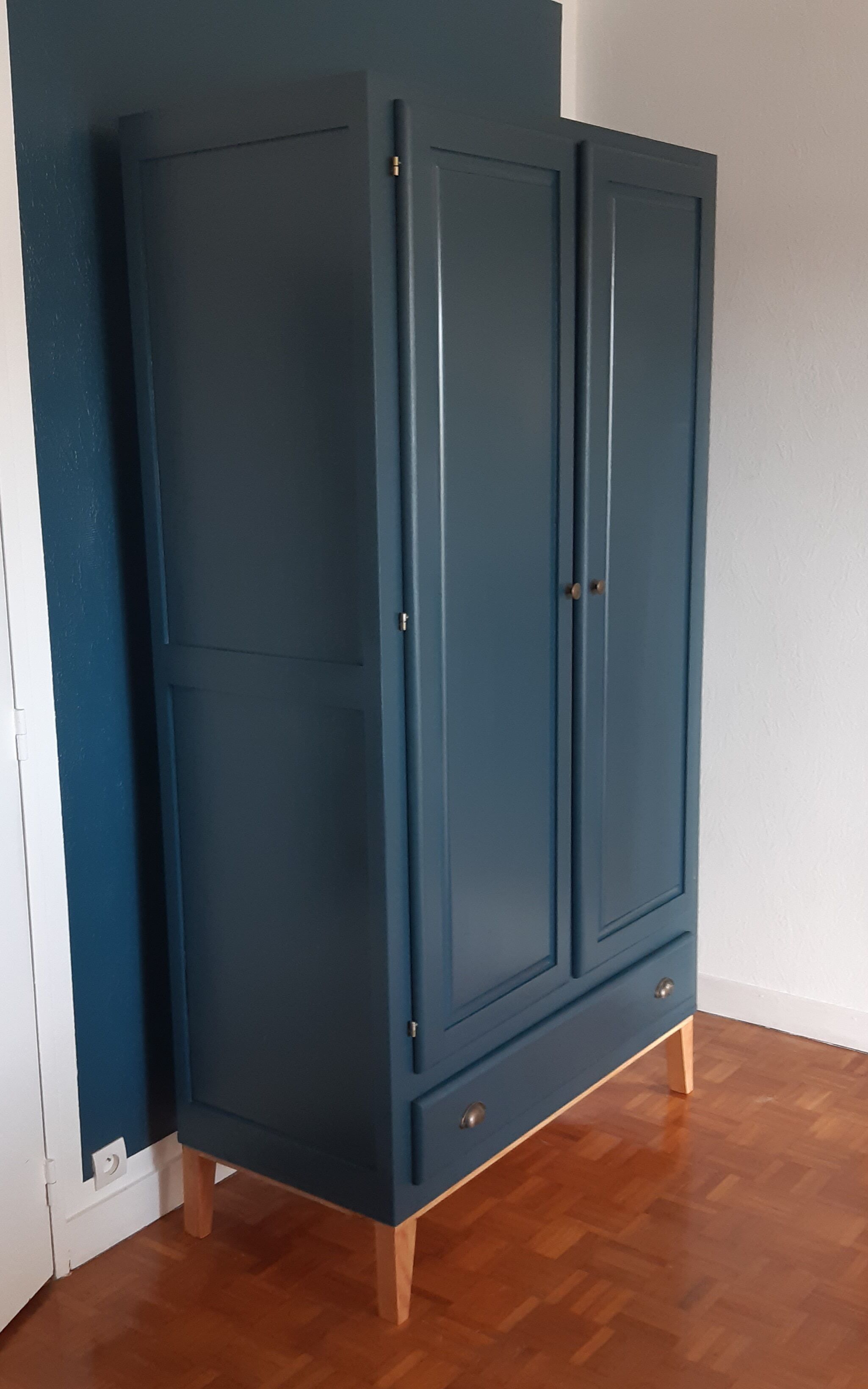 Scandinavian wardrobe wardrobe ganne blue