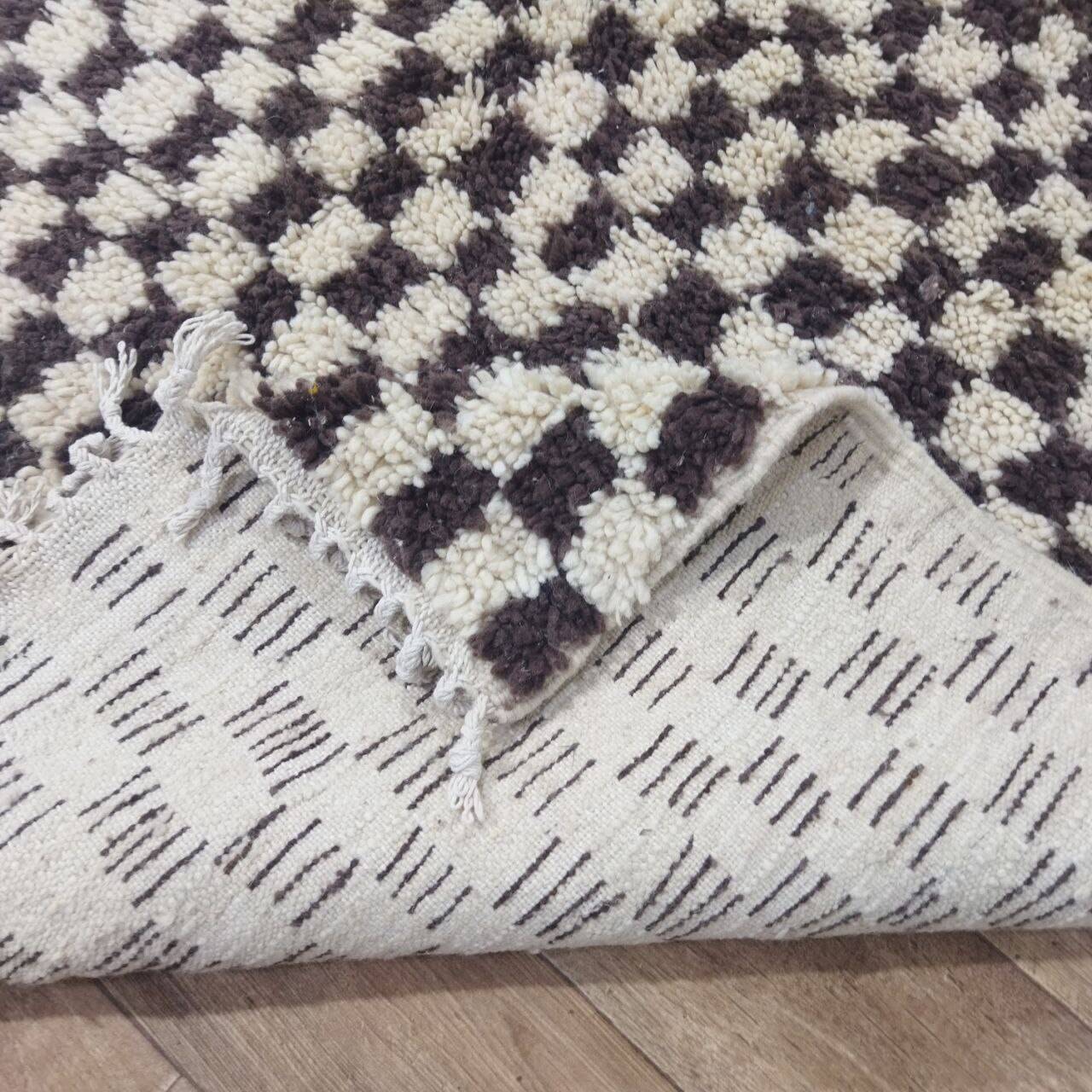 Handmade wool Berber rug 256x150 cm