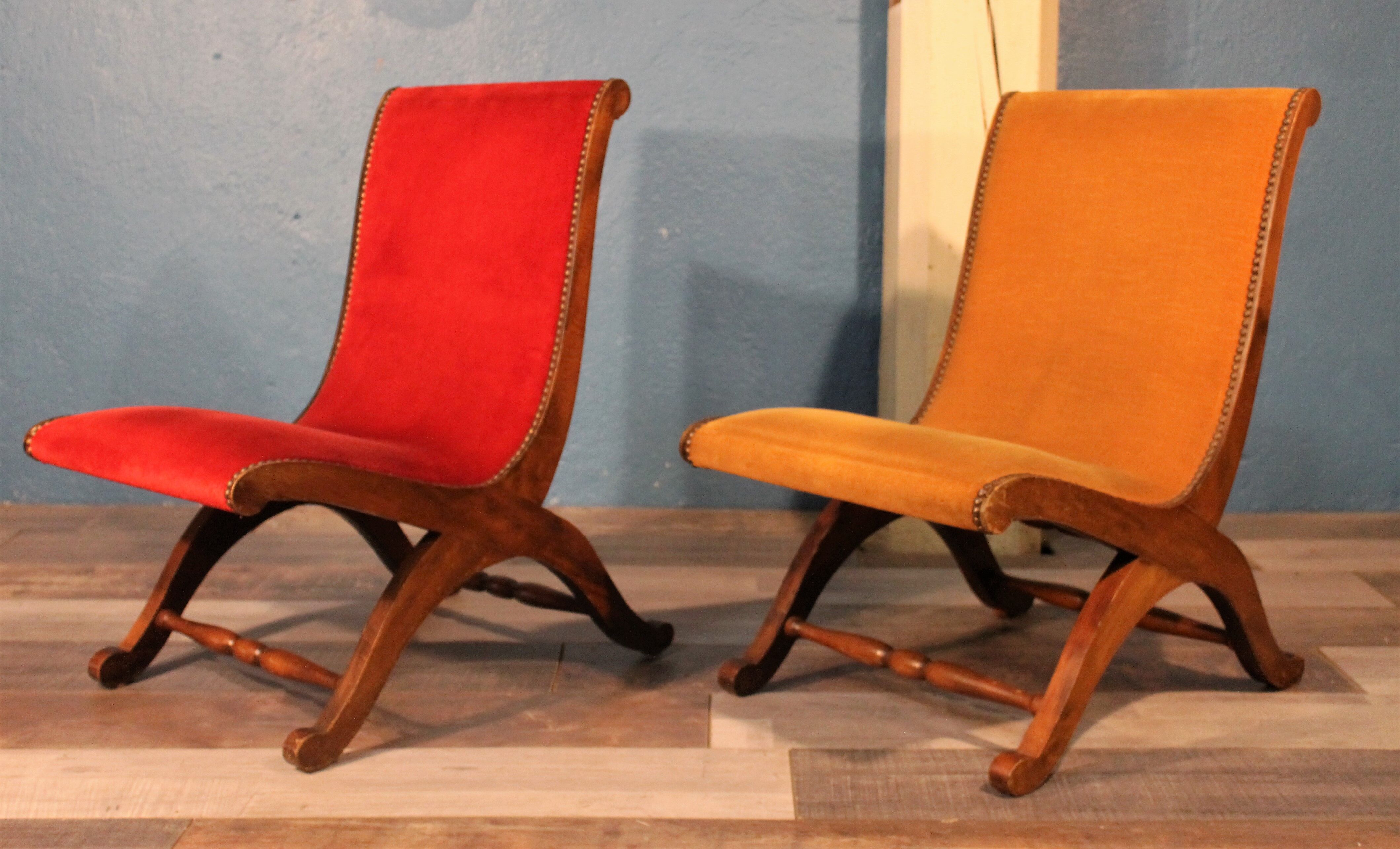 Paire de fauteuils chauffeuses vintage