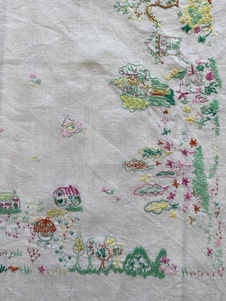 Square tablecloth embroidery naïve hand multicolored - linen threads - 110x110 cm