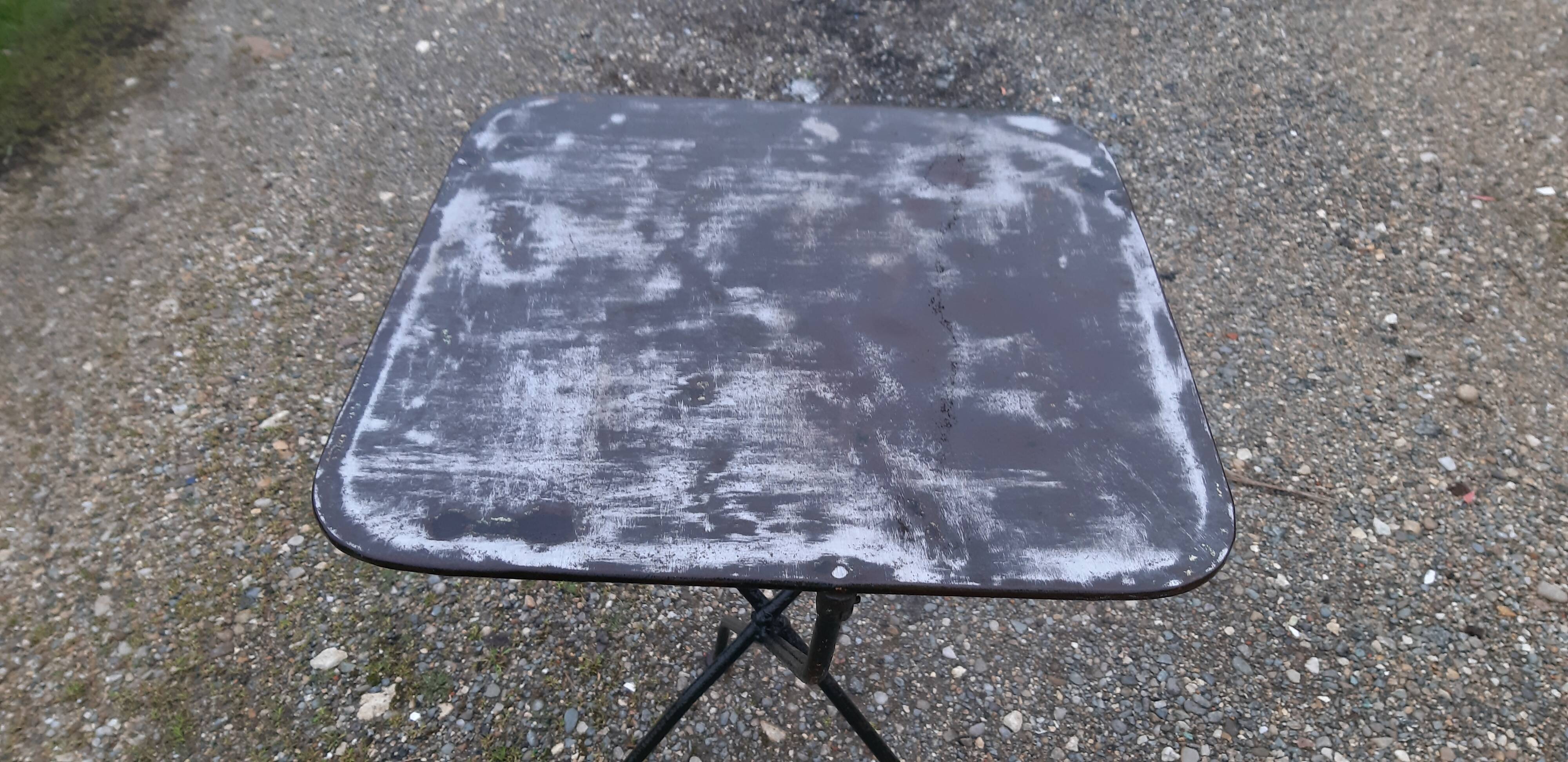 Bistro table 1900 in wrought iron