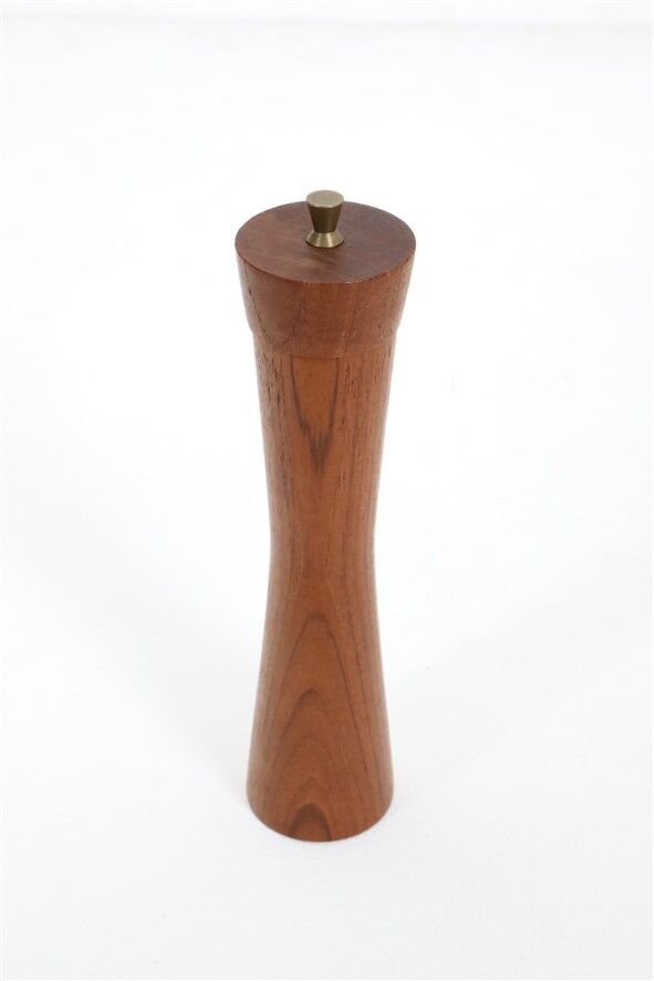 Danish teak pepper mill / crusher / 1960s / Mid-Century Modern Design