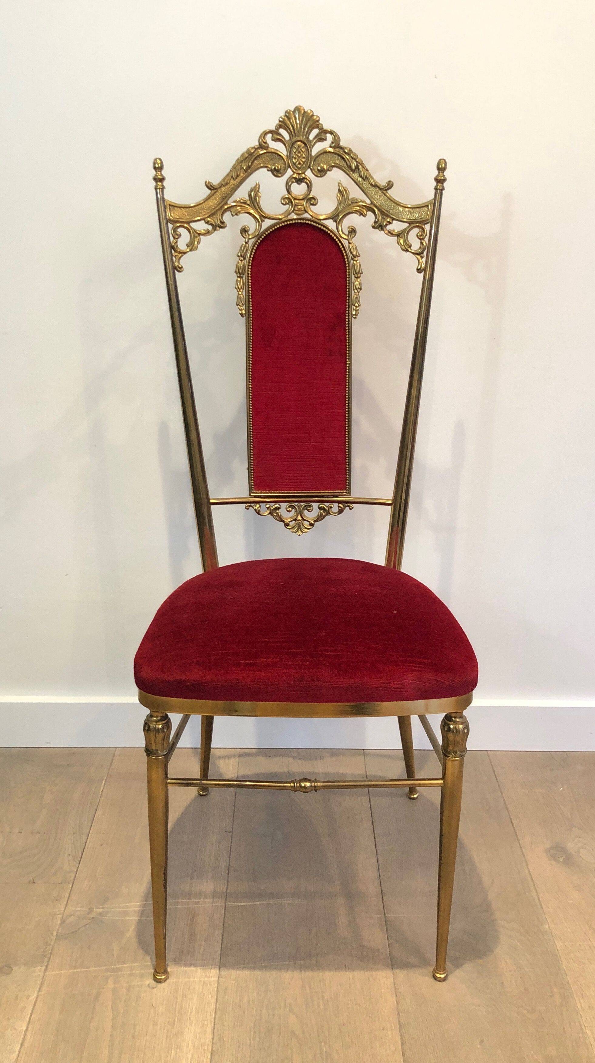 Suite de 4 chaises en laiton et velours rouge