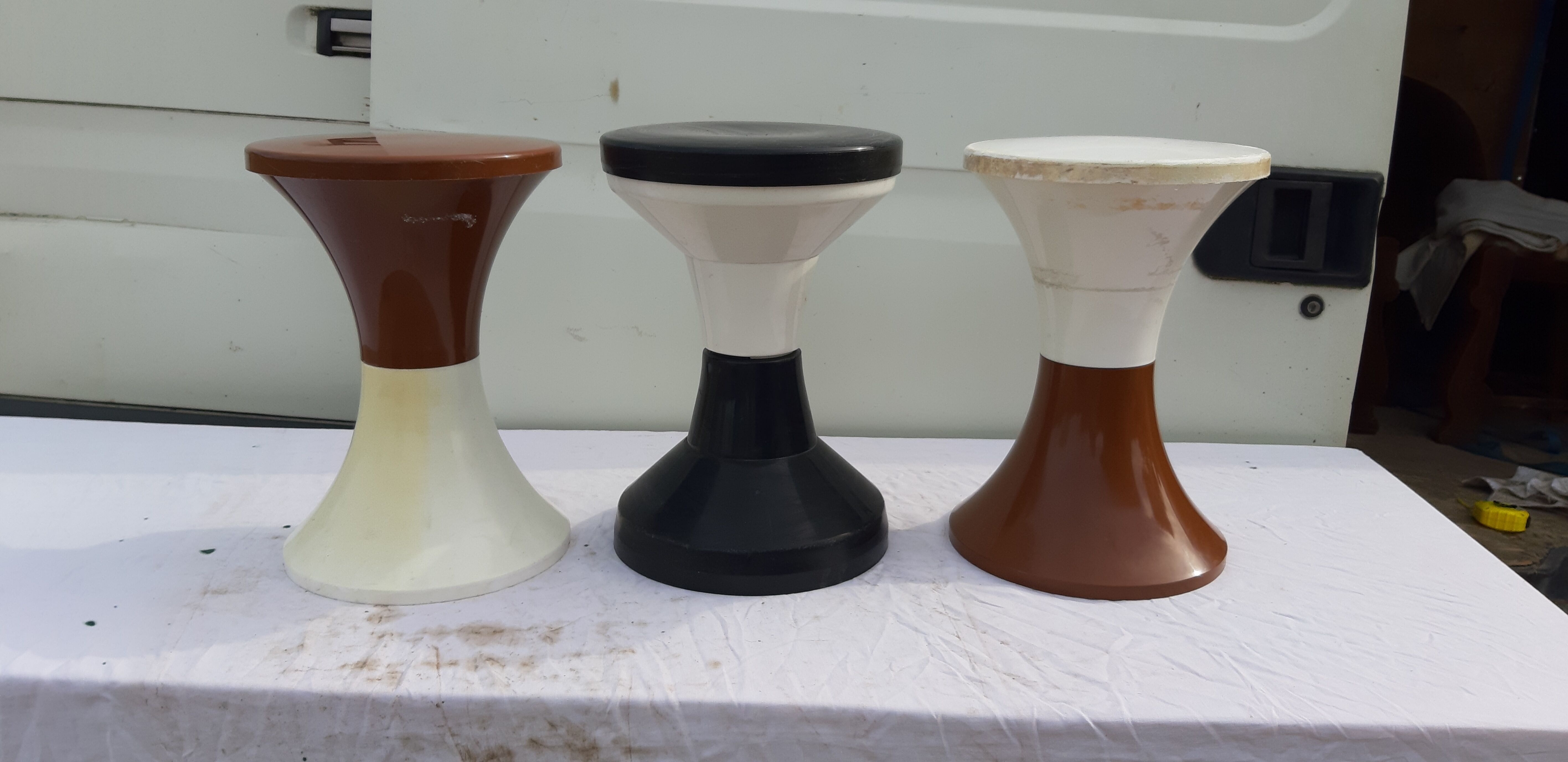 3 vintage tam tam " Stamp " stools