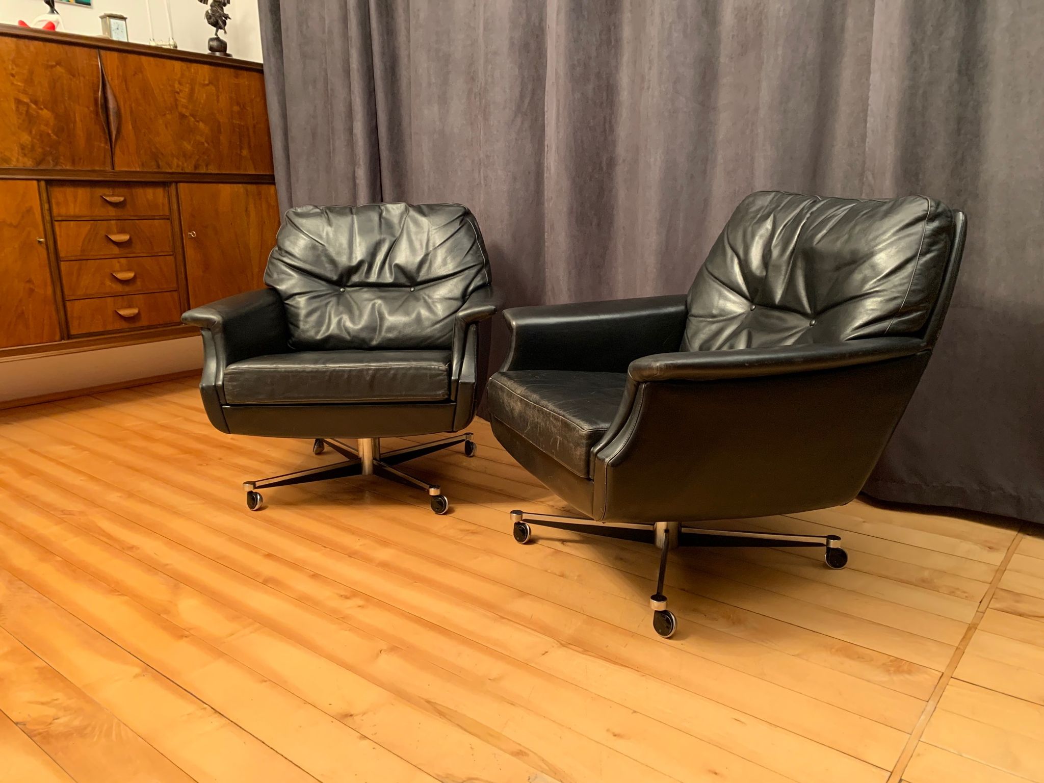 A pair of Möbel Mann armchairs, Germany, 1960s