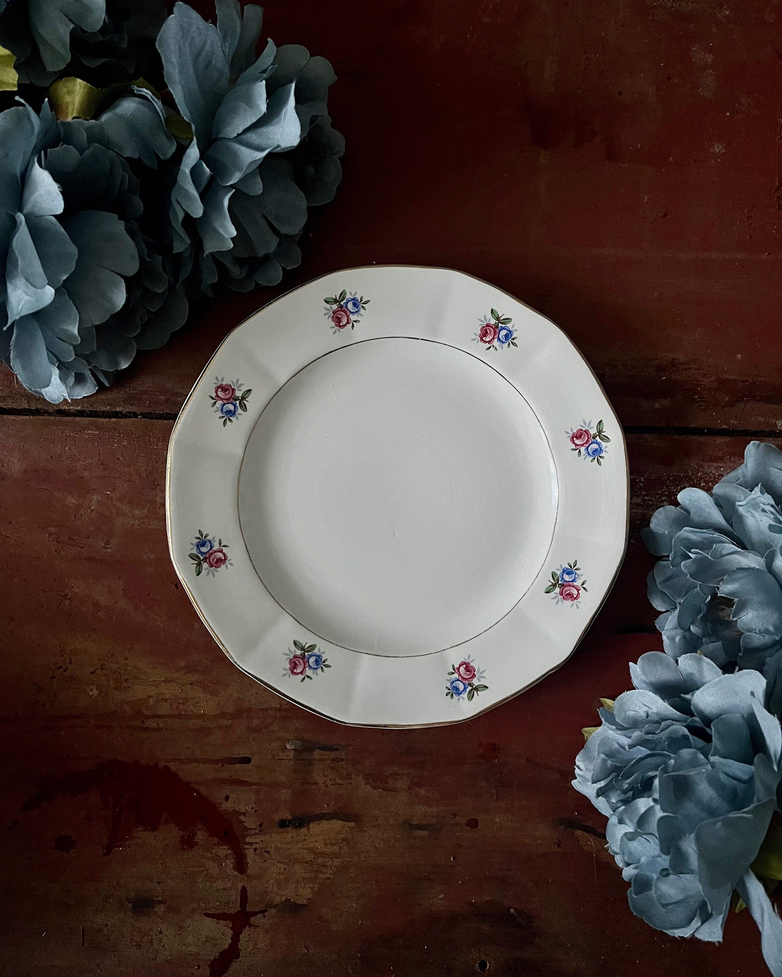 Plates and dish in genuine opaque Digoin Sarreguemines.