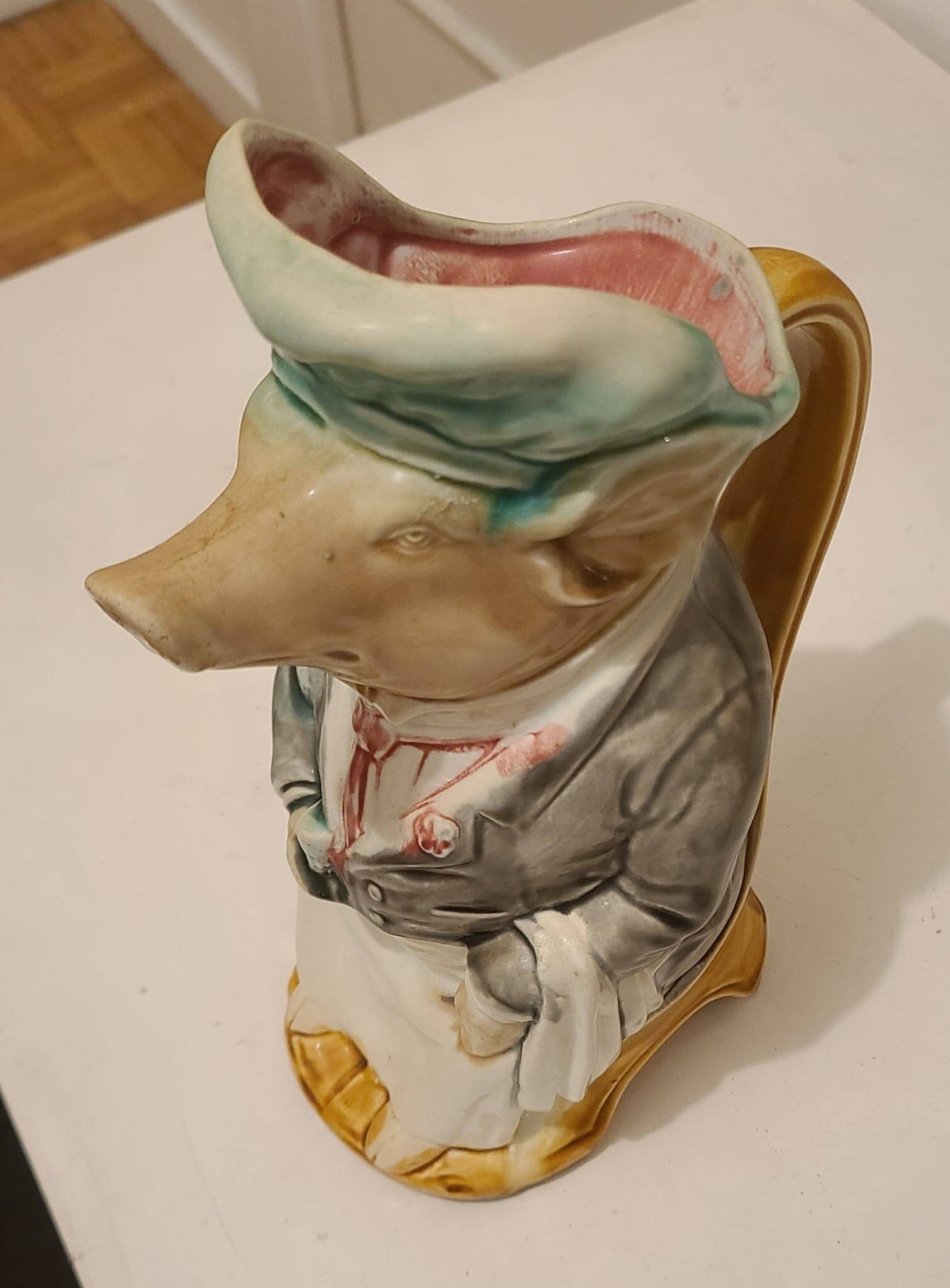 Antique jug "Maître d'hôtel" by Onnaing