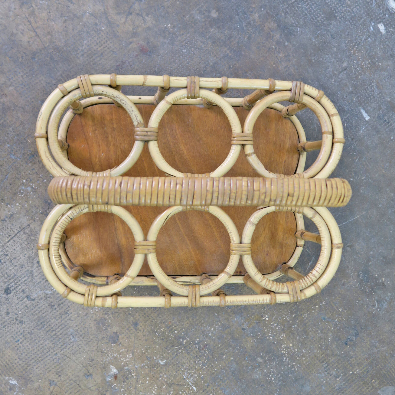 Door bottles in ratin