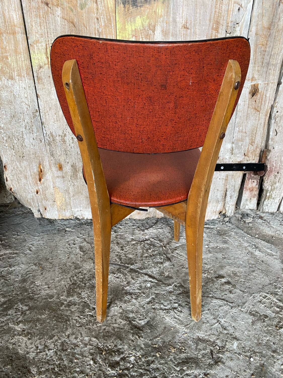 Ancienne Chaise Bois Pieds compas Vinyle Rouge Années 60