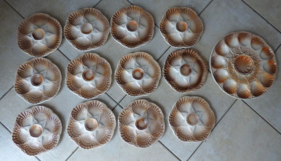 SARREGUEMINE brand polychrome earthenware oyster service