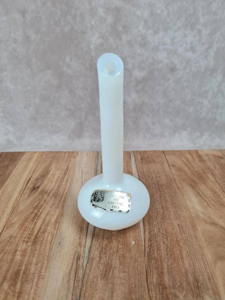 Single flower vase in opaline crystal – milky white 🌼🤍