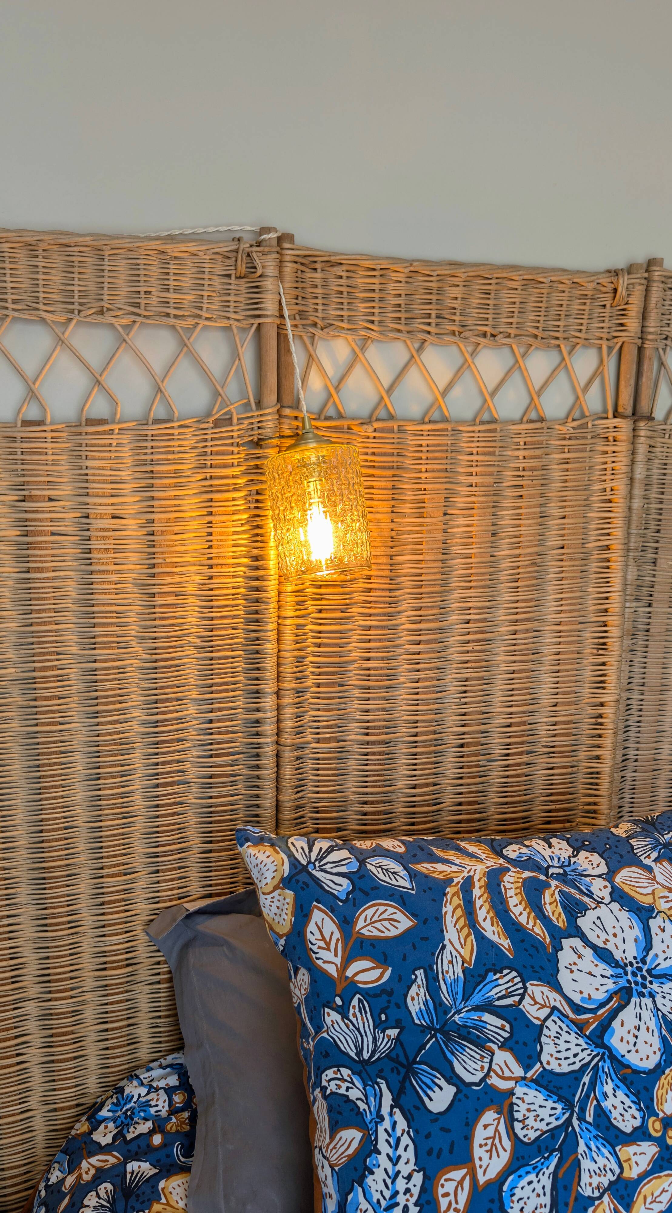 Hammered glass table lamp with vintage style shade
