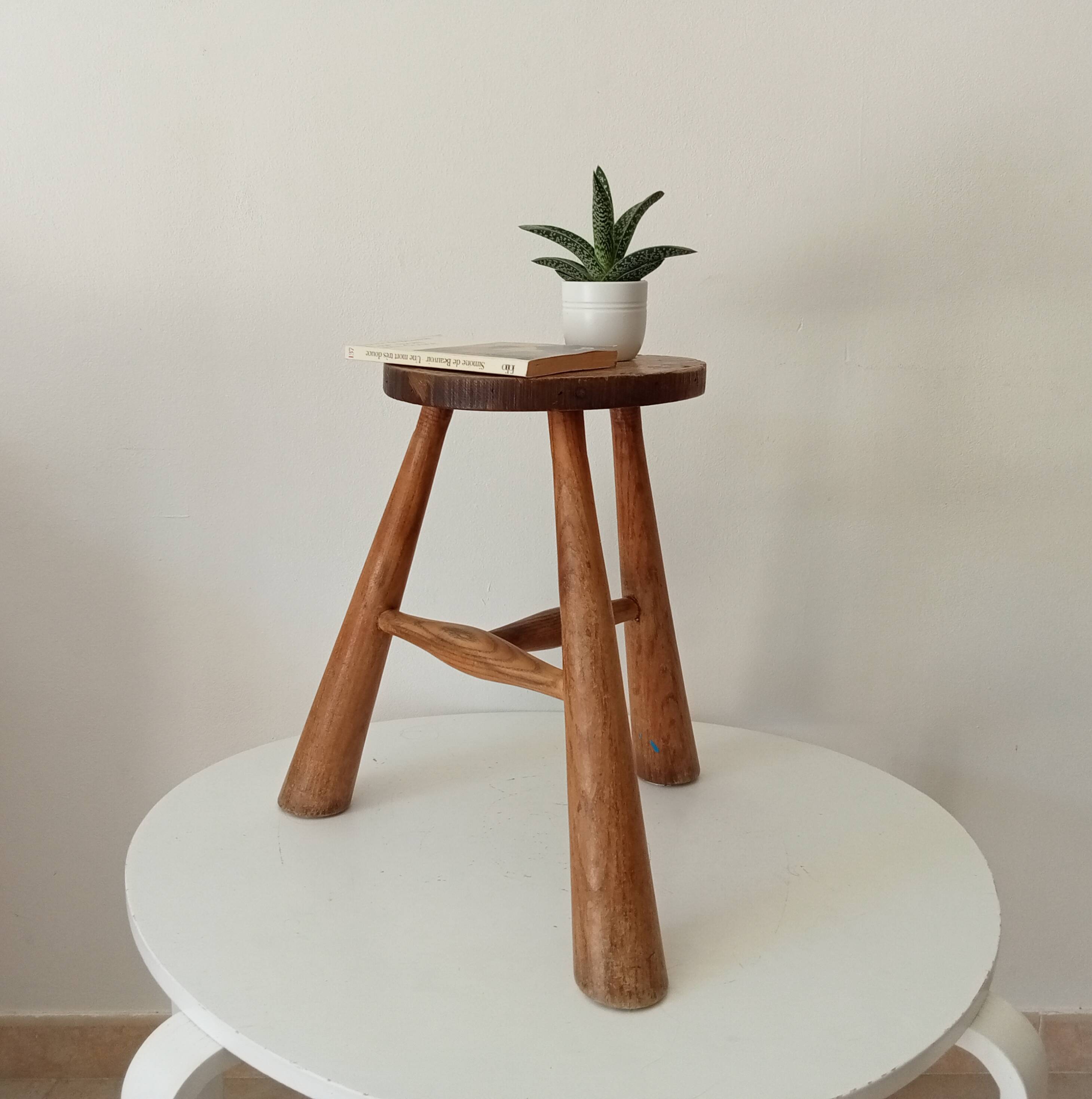 Brutalist tripod stool from the 1950s/60s.