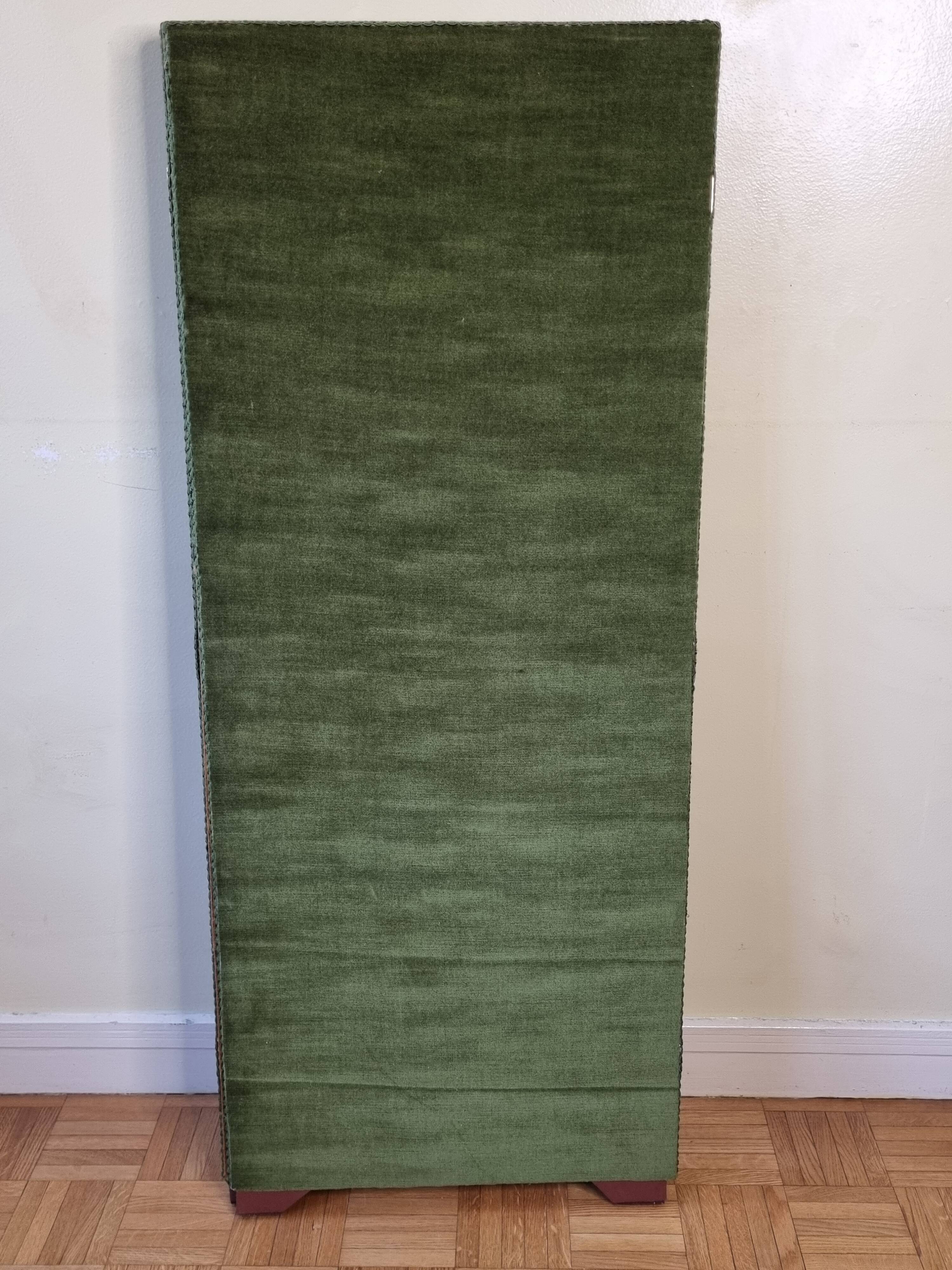 Screen decorated with wool threads, “Huichol” art, Sofia Ribeira, 124 cm