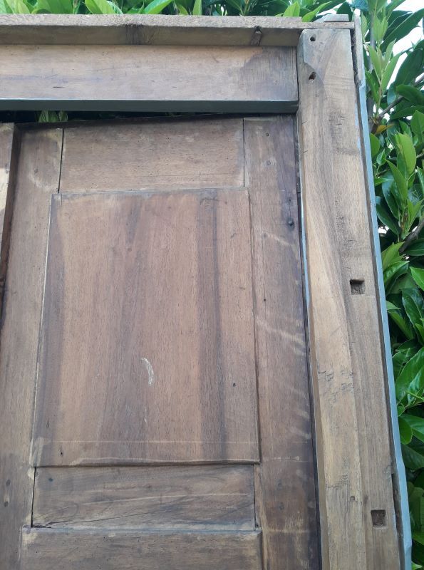 Lyon's 18th-18th-painted walnut façade rechampi