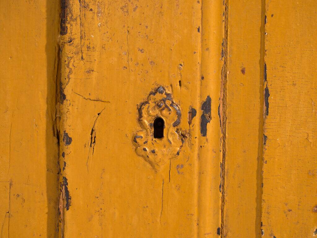 Small mustard-coloured cabinet – Central Europe, around 1890