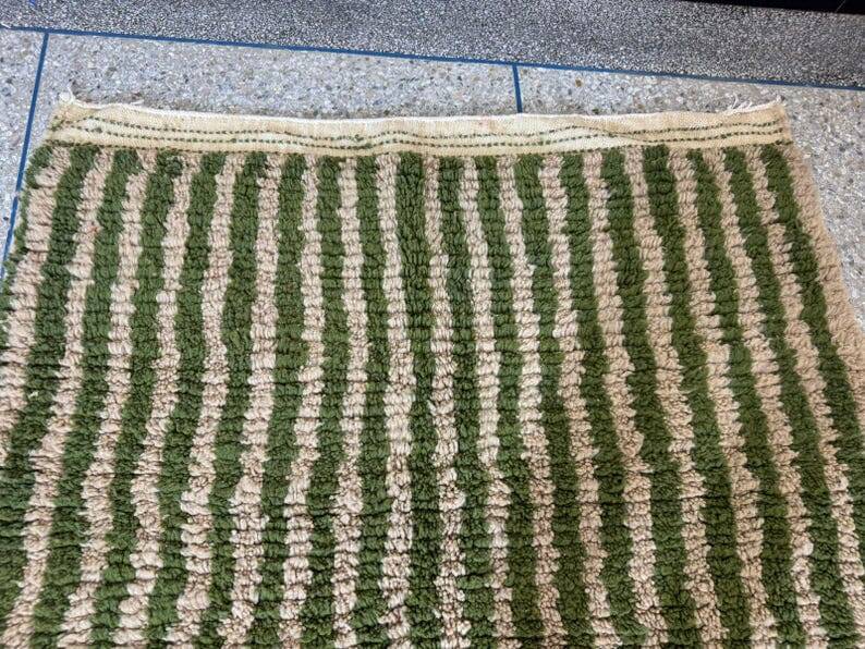 Handmade natural wool rug size 200 x 300 cm