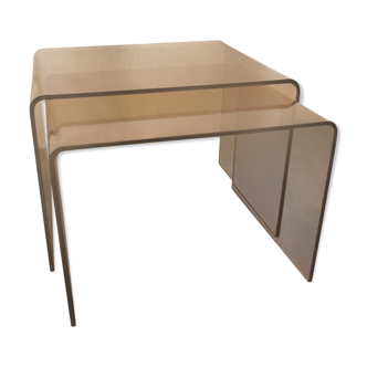 Tables gigognes en plexiglass