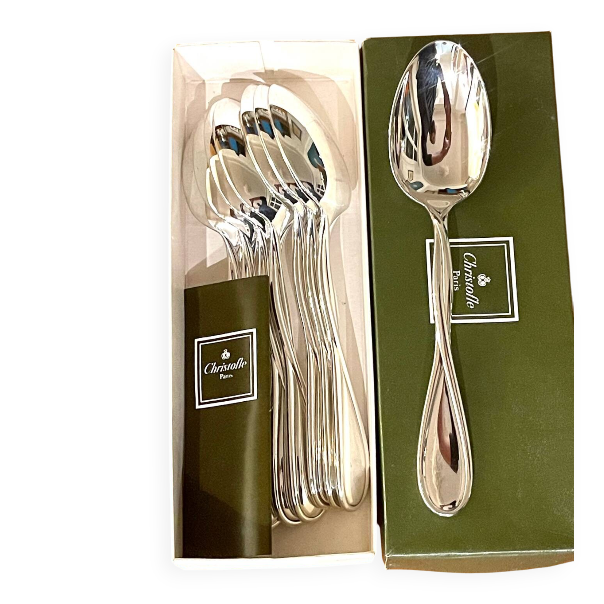 Christofle galea, 8 standard 19 cm spoons in very good condition.