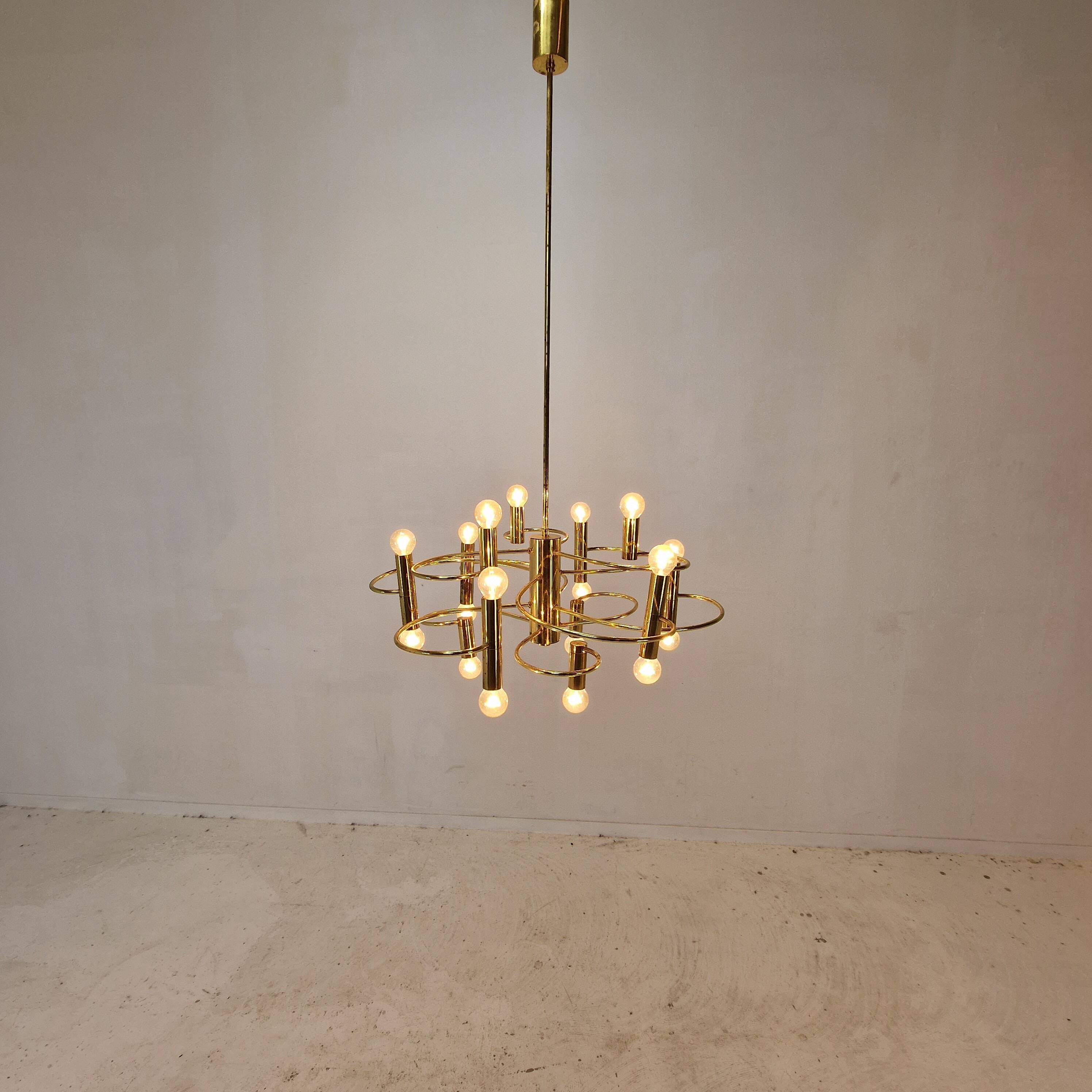 Lustre vintage conçu par  Sciolari, 1970