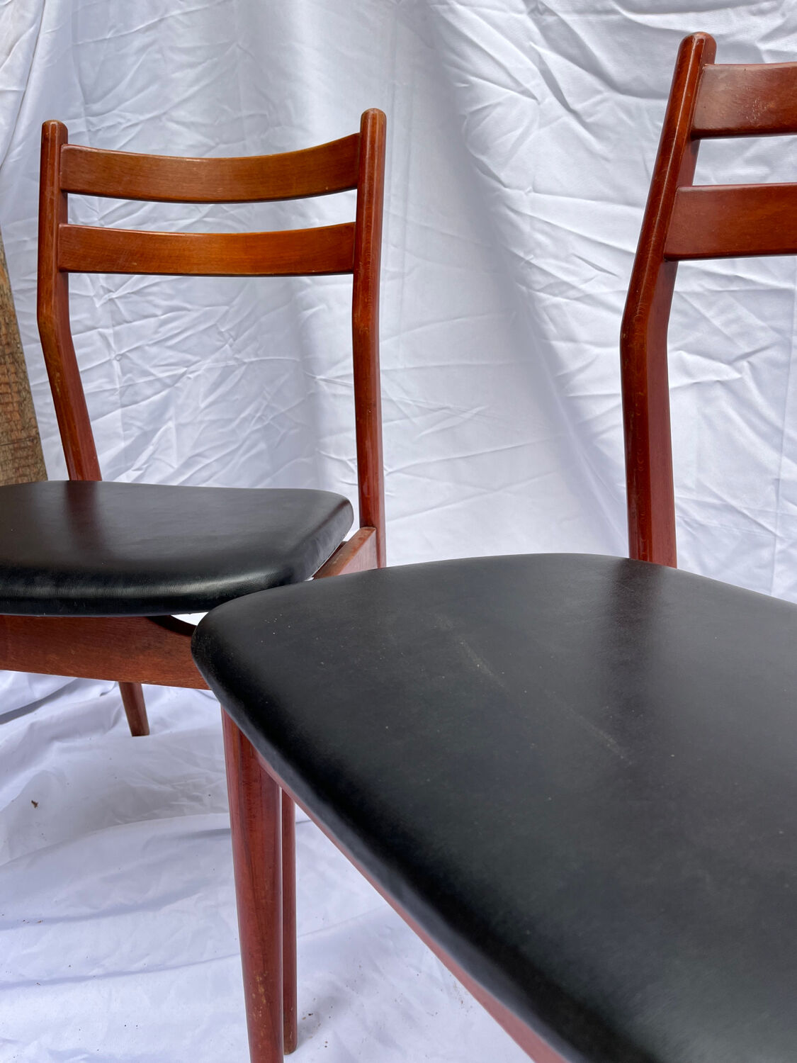 2 Scandinavian chairs