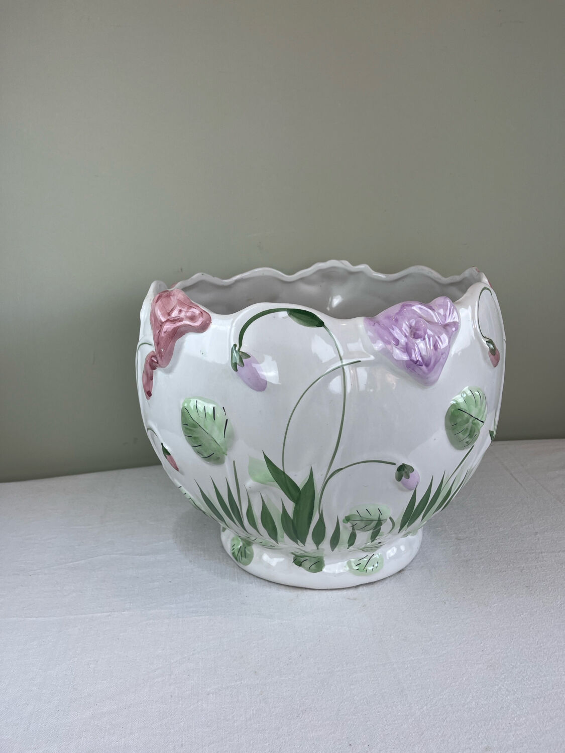 Important glazed ceramic cache pot