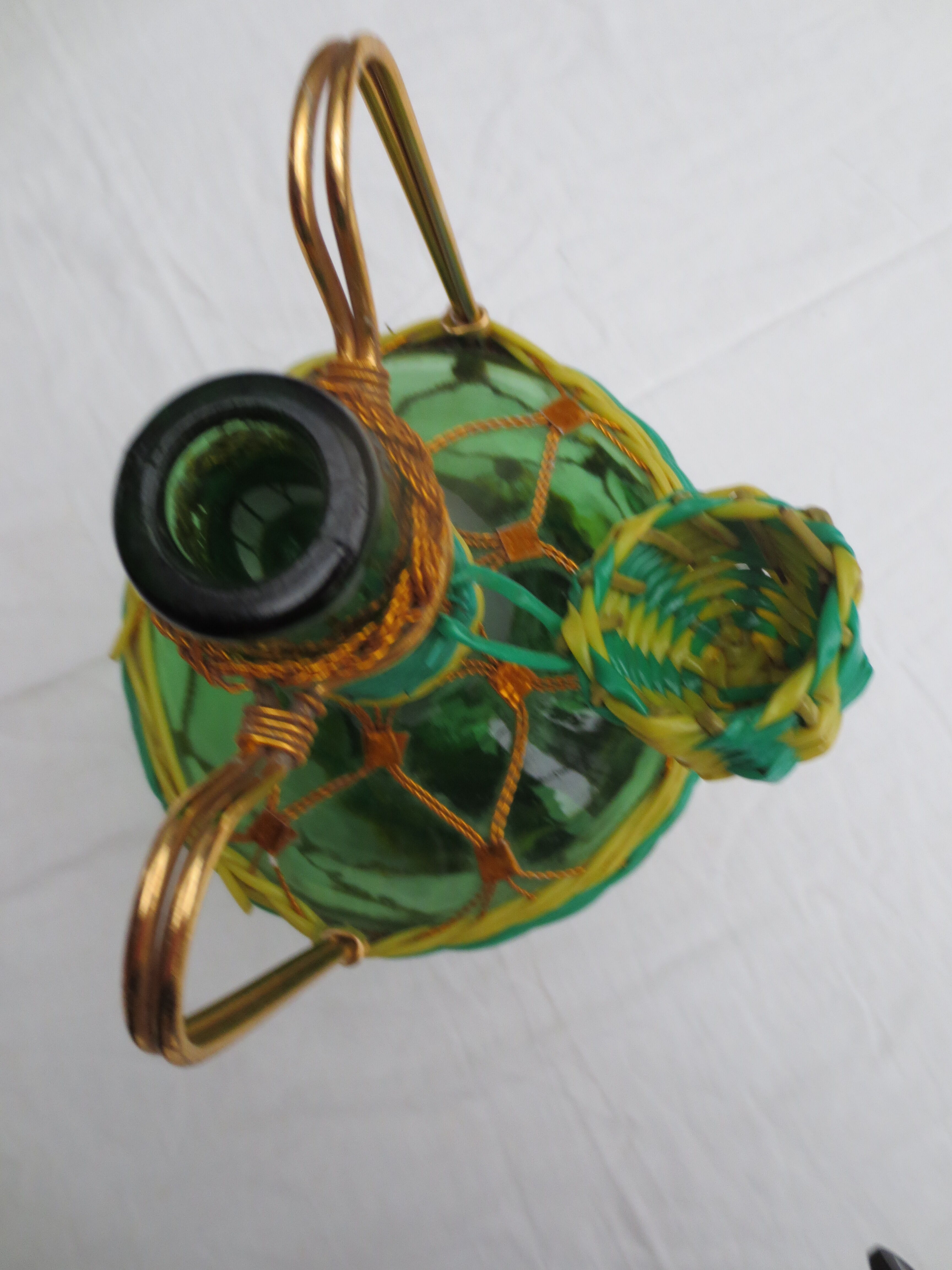 Vintage carafe scoubidou